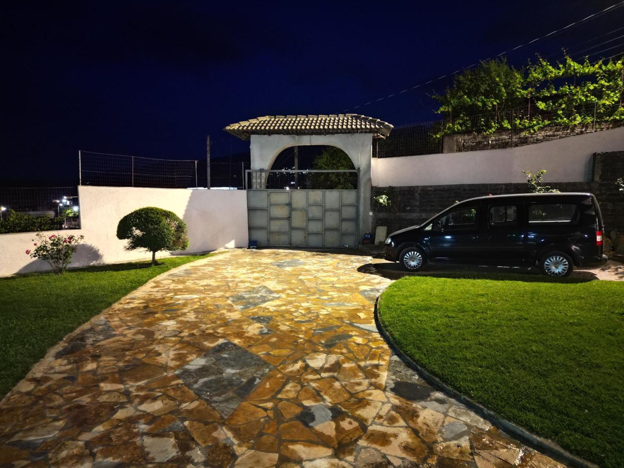 Shena Guest House Gjirokaster Exterior photo